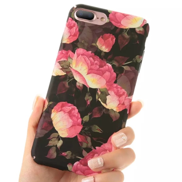 Accessories - NEW iPhone 6+/6s+ Floral Hard Case
